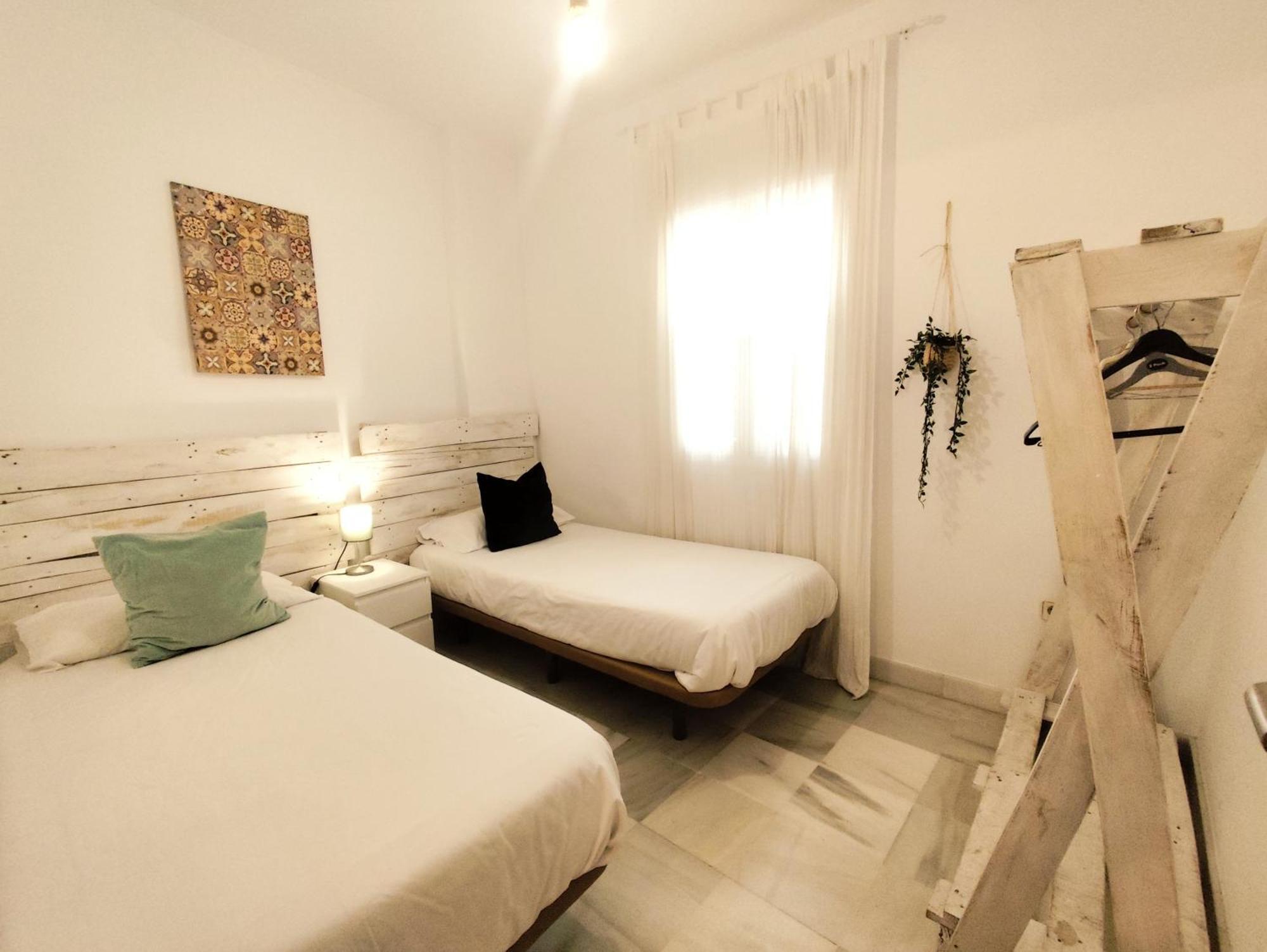 Apartamento San Luis. Plaza De Parking Gratis!!! Севилья Экстерьер фото